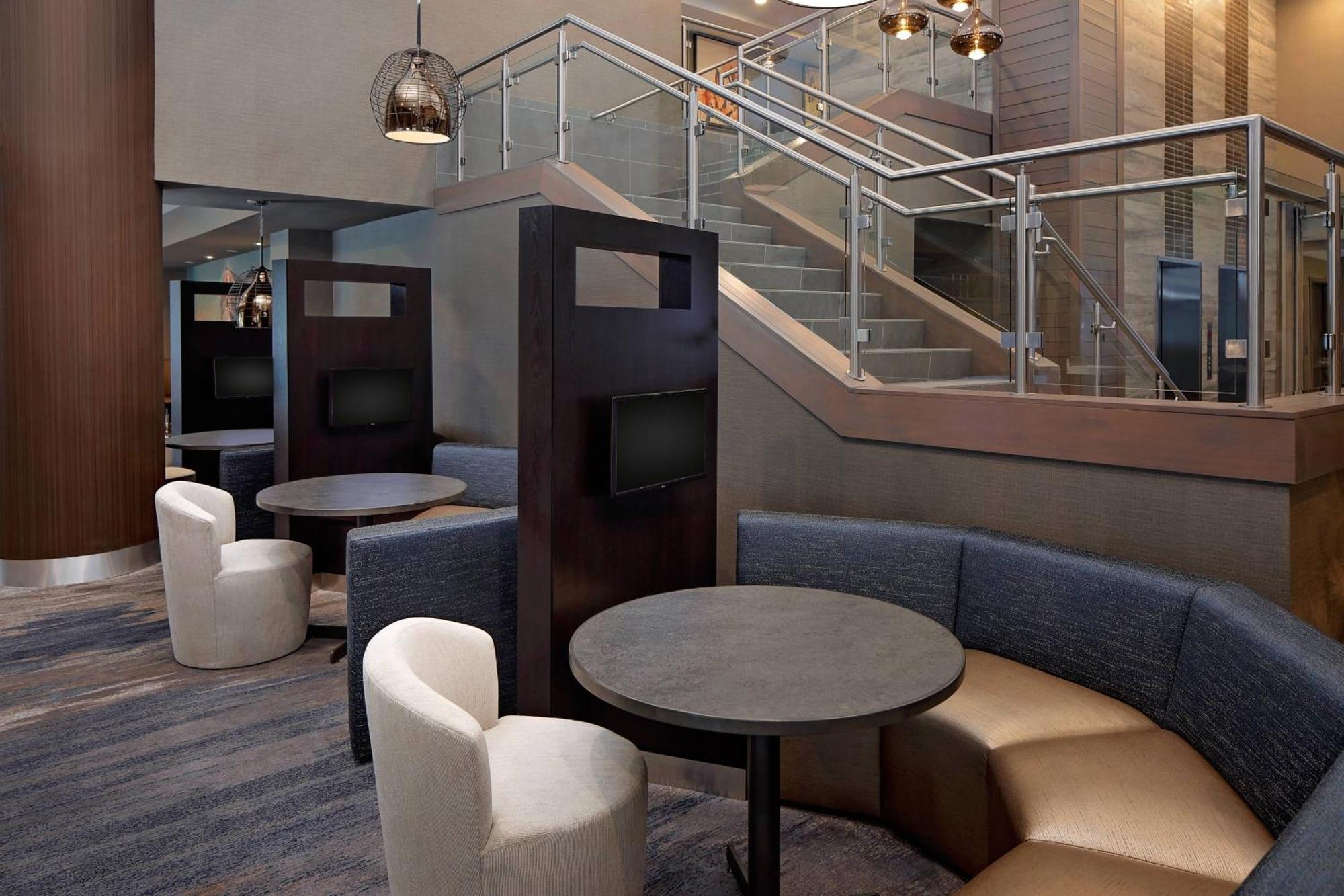 Courtyard By Marriott Dallas Downtown/Reunion District Esterno foto