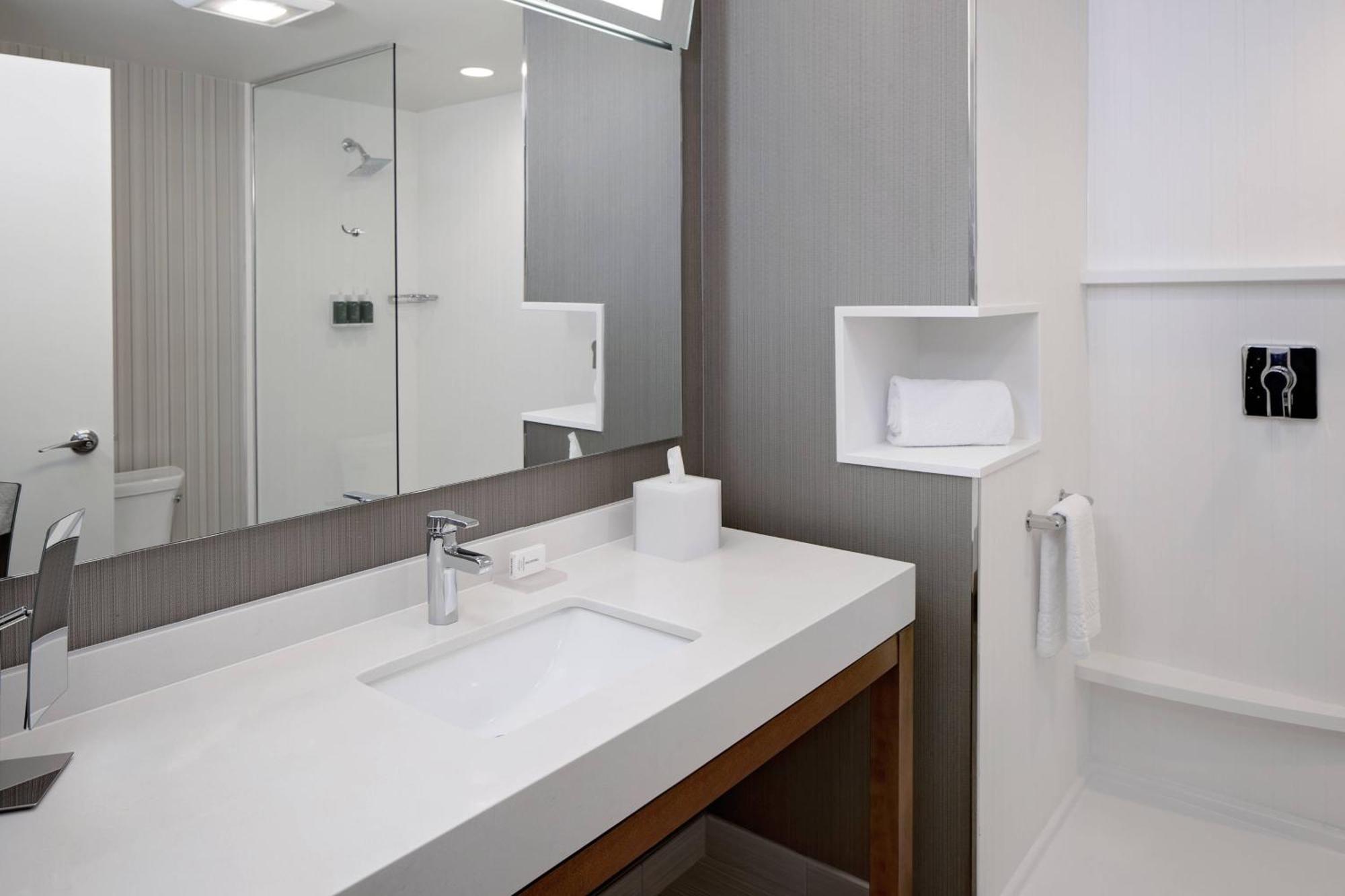 Courtyard By Marriott Dallas Downtown/Reunion District Esterno foto