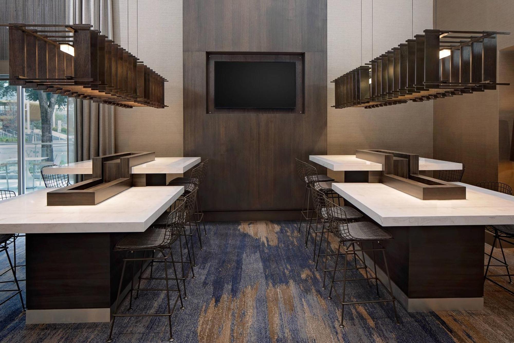 Courtyard By Marriott Dallas Downtown/Reunion District Esterno foto