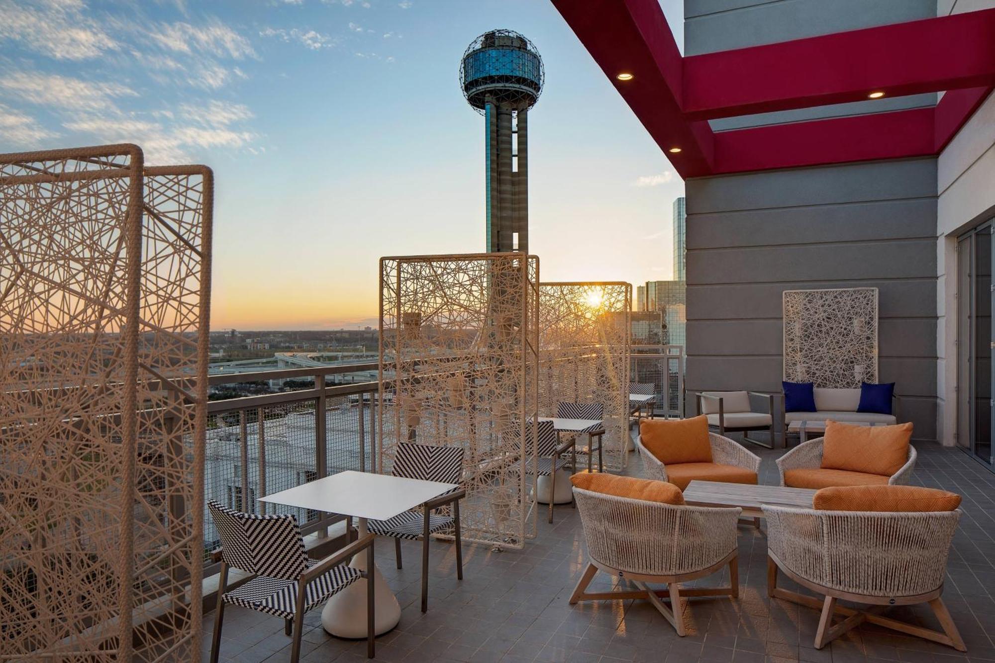 Courtyard By Marriott Dallas Downtown/Reunion District Esterno foto