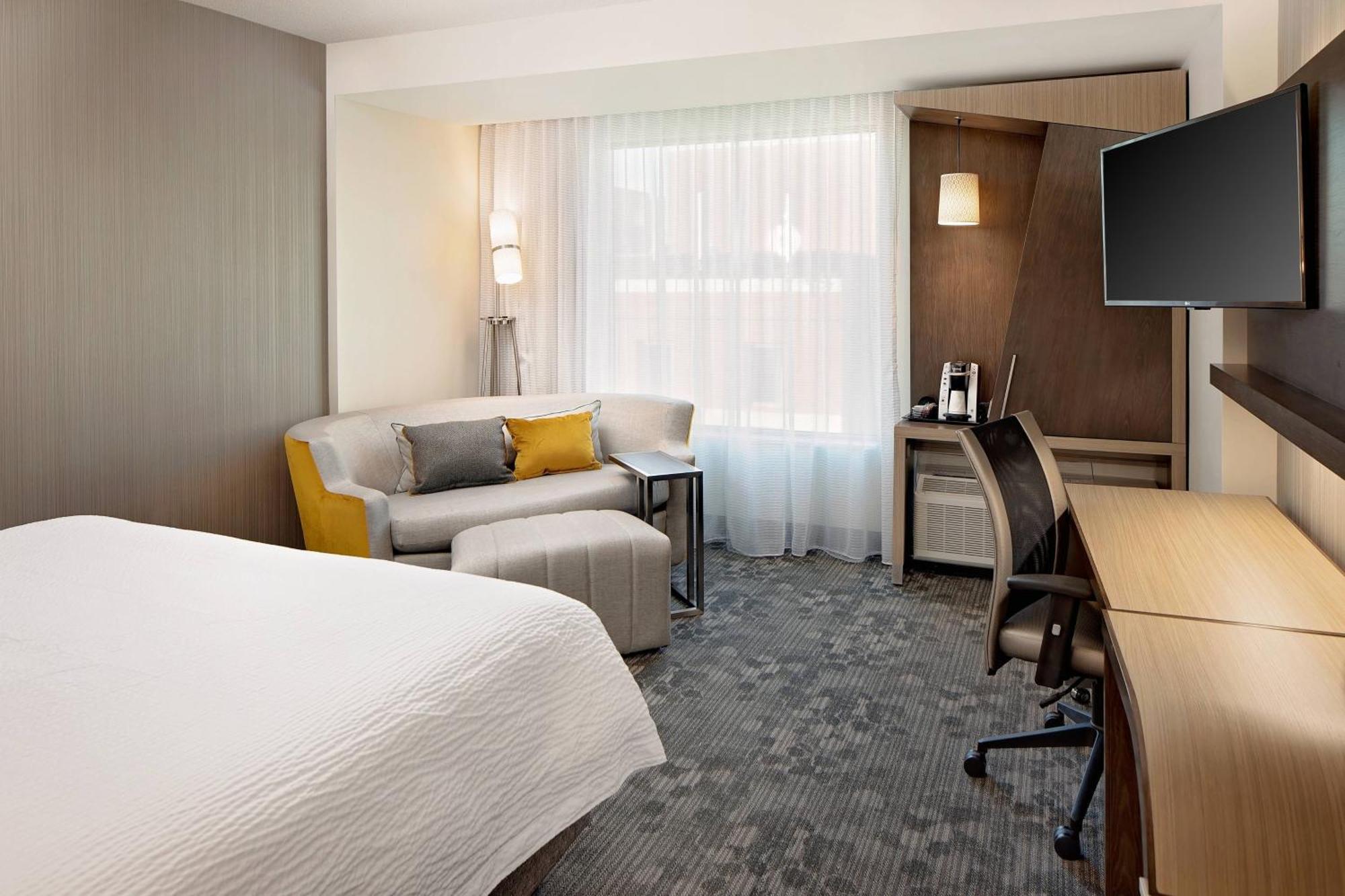 Courtyard By Marriott Dallas Downtown/Reunion District Esterno foto